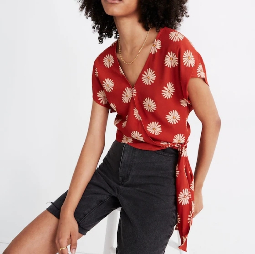 Madewell Sash-Tie Wrap Top in in Daisy Daydream